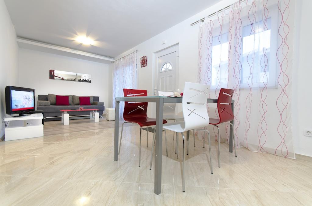 City Apartments Nada Makarska Room photo